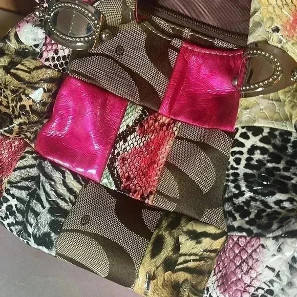 Summer bag. Knock off Coach. Perfect condition. Great colors! - Picture 7 of 8